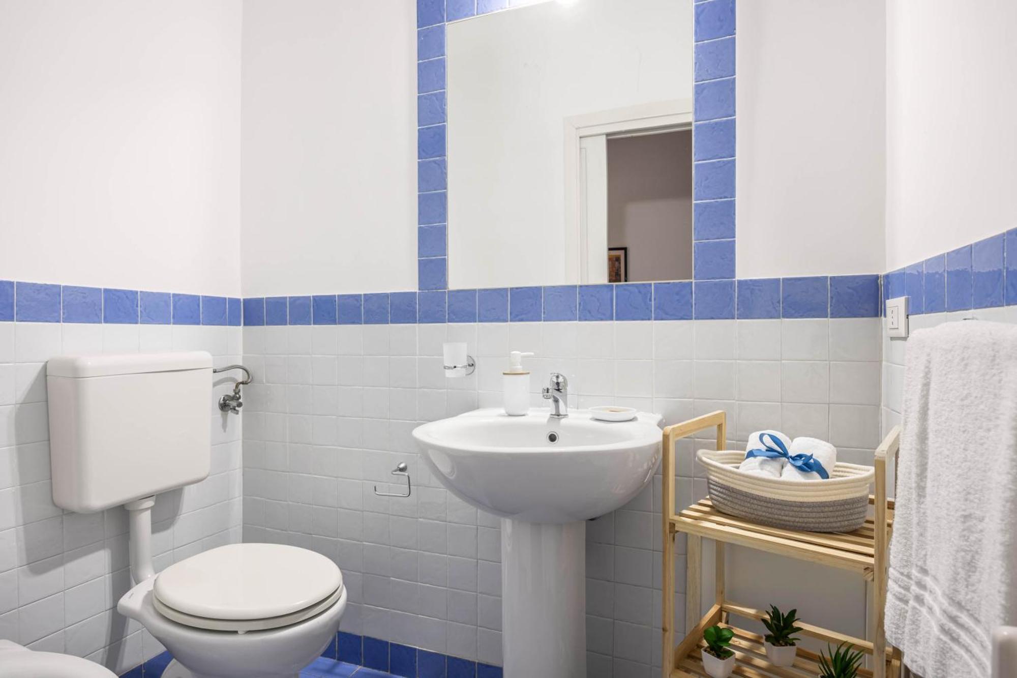 Sedie Volanti Apartment With Jacuzzi ปาแลร์โม ภายนอก รูปภาพ