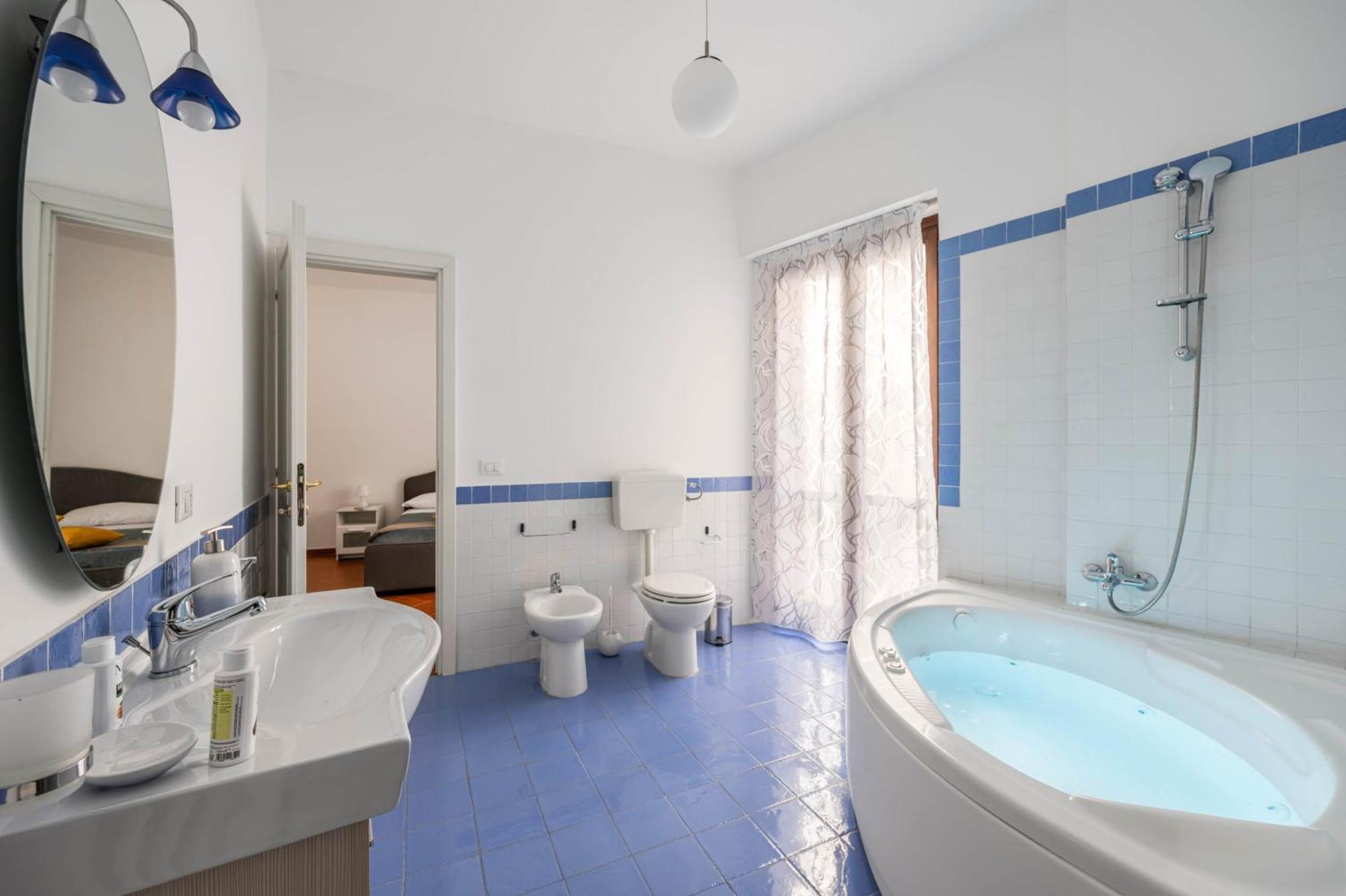 Sedie Volanti Apartment With Jacuzzi ปาแลร์โม ภายนอก รูปภาพ
